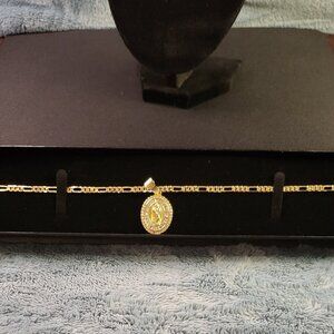 🥇18K Gold Plated XP Figaro 24-inch 4 mm Chain Double Halo Virgin Mary Medallion